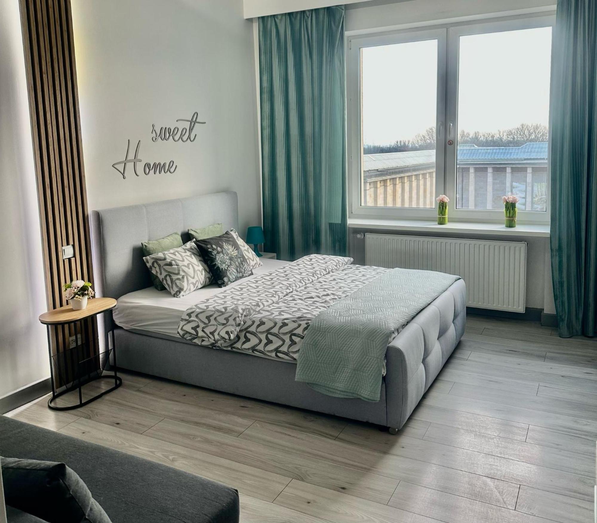 Exclusive Smolna Warschau