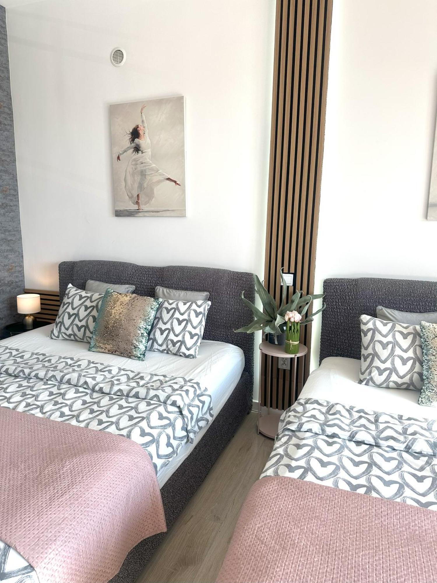 Exclusive Smolna Apartment *